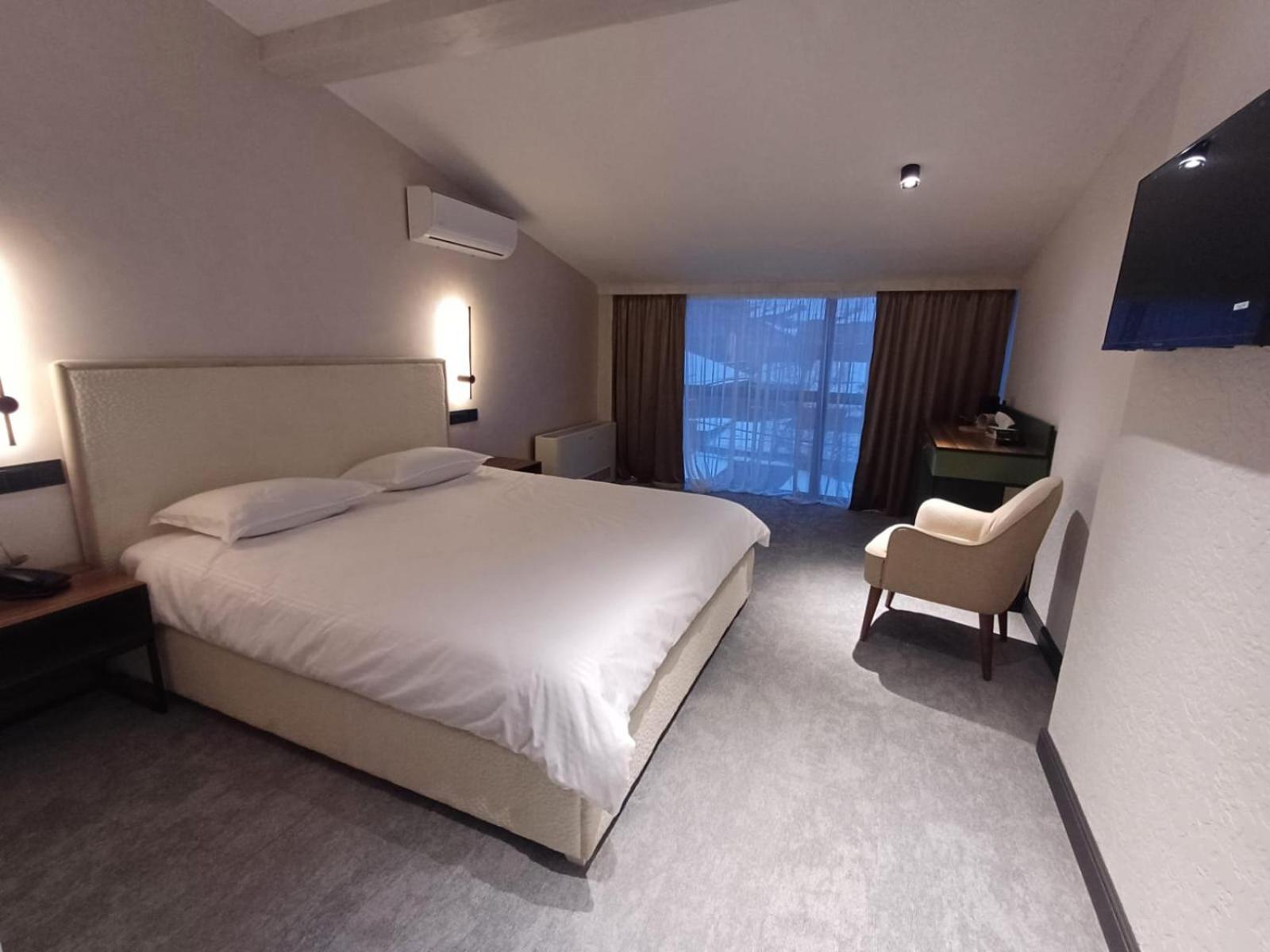 Old Avenue Hotel 久姆里 外观 照片